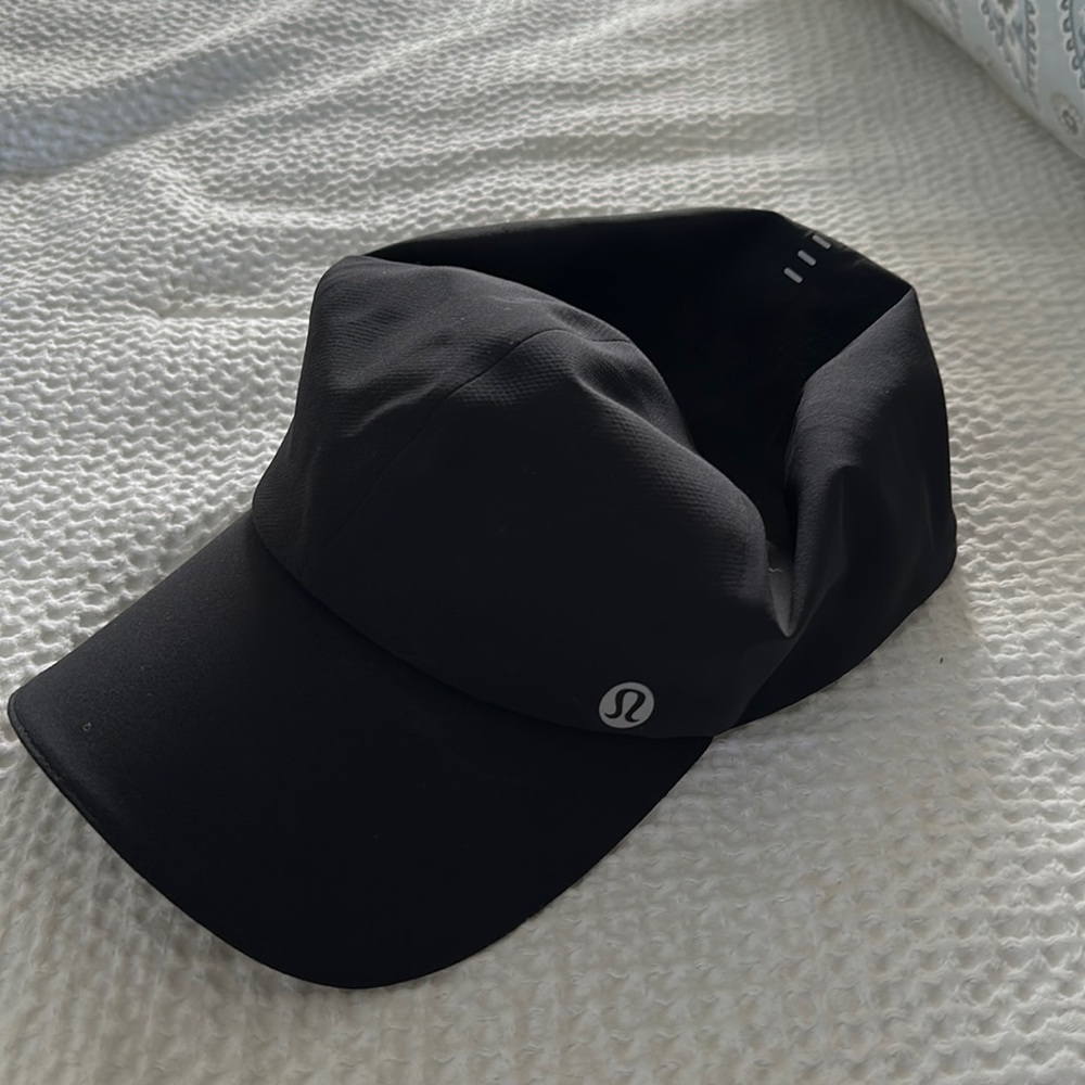 Lululemon black hat